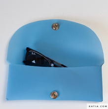 Carica l'immagine nel visualizzatore di Gallery, Vinile matte blu